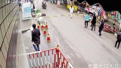 雙橋入室盜竊案，監(jiān)控視頻截圖紅圈處為犯罪嫌疑人。 本報(bào)記者 雷鍵 通訊員 葉文廣 攝