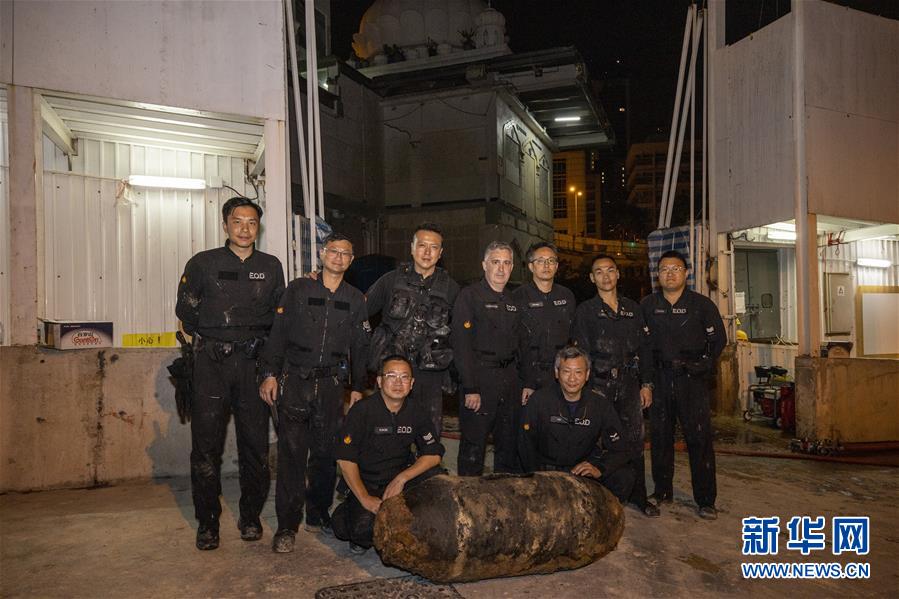 （港澳臺(tái)&middot;香港故事&middot;圖文互動(dòng)）（6）用手觸摸二戰(zhàn)炸彈的人——訪香港警方拆彈專家