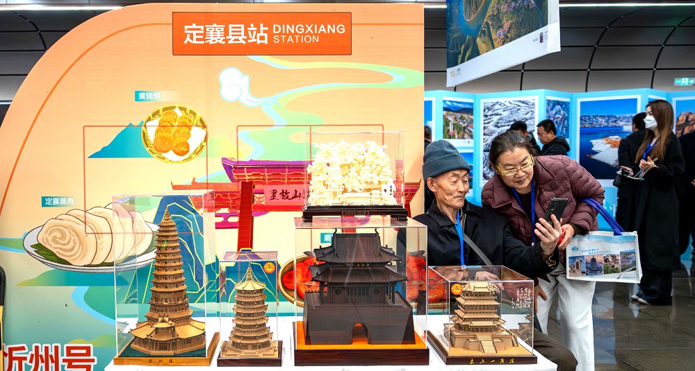 展覽現(xiàn)場(chǎng)設(shè)置了主題特色展臺(tái)。