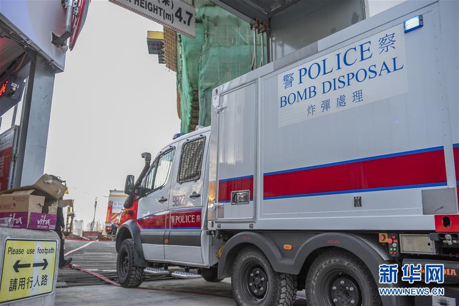 （港澳臺(tái)&middot;香港故事&middot;圖文互動(dòng)）（4）用手觸摸二戰(zhàn)炸彈的人——訪香港警方拆彈專家