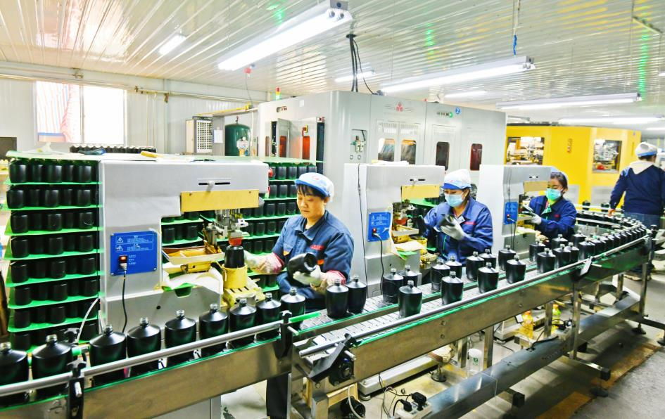 觀宇玻璃制品生產(chǎn)車間。圖片由汾陽市對外交流服務(wù)中心提供