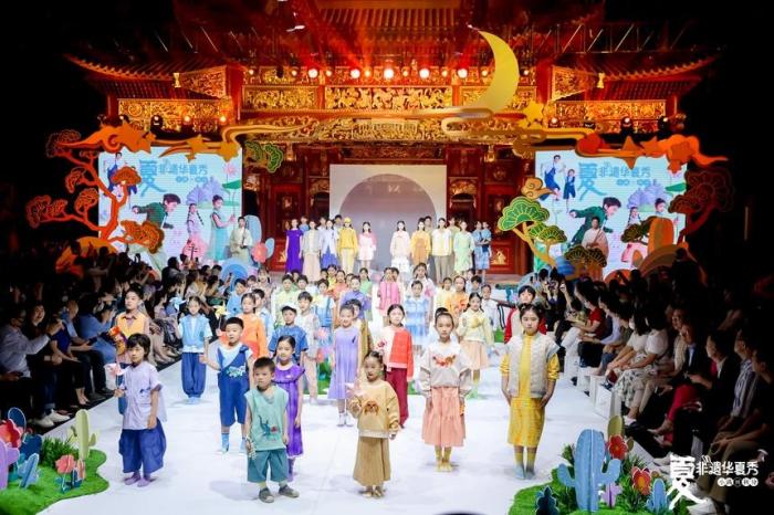 非遺華夏秀現(xiàn)場(chǎng) 中國(guó)工藝美術(shù)館、中國(guó)非物質(zhì)文化遺產(chǎn)館供圖